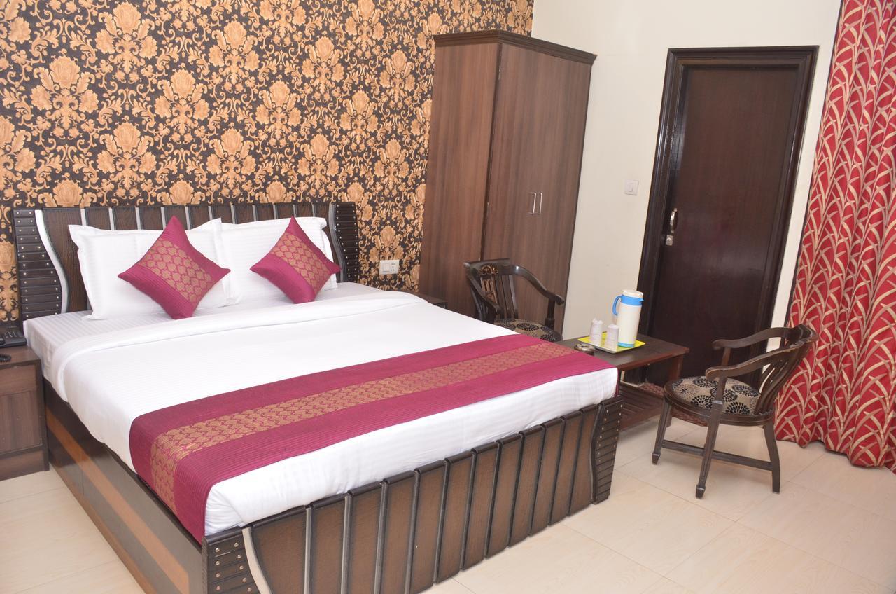 Hotel Jinendra Inn Jaipur Ngoại thất bức ảnh