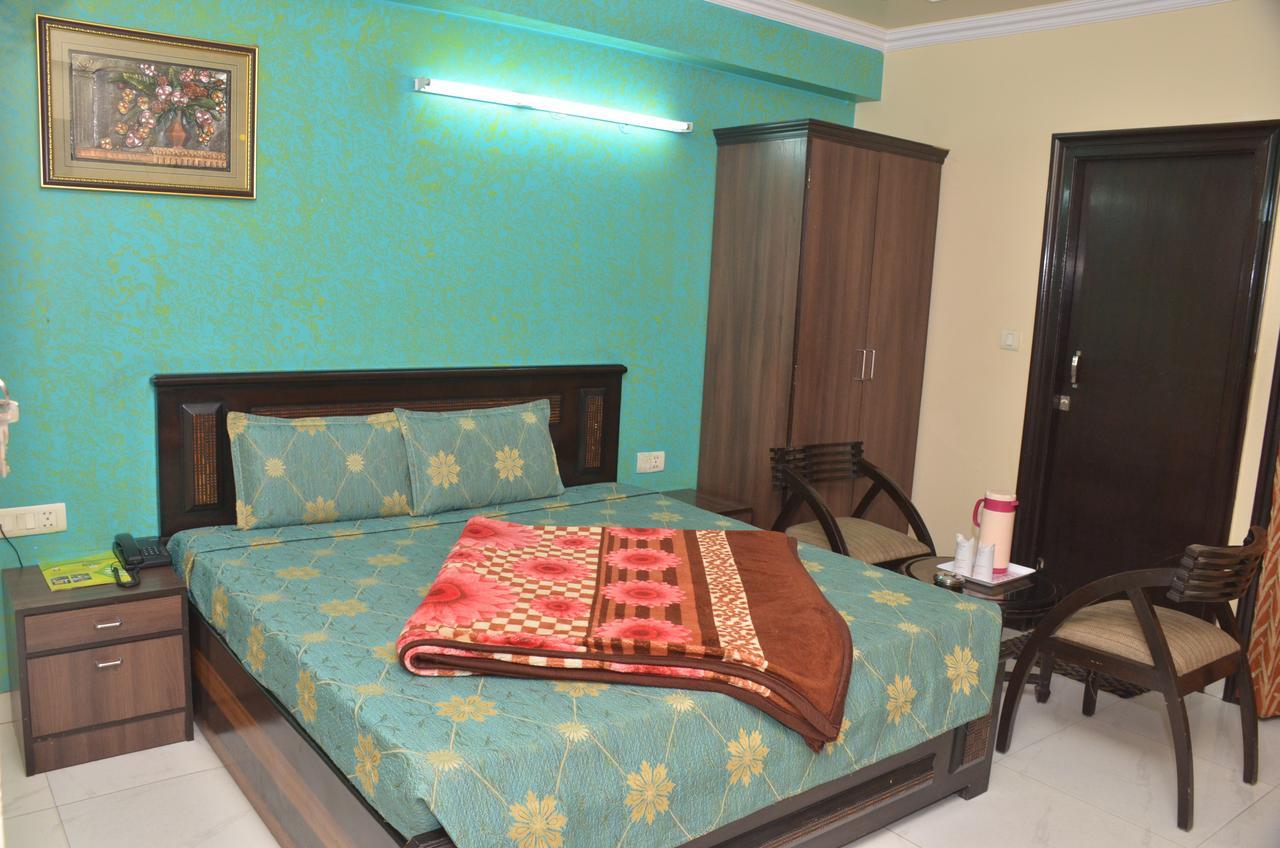 Hotel Jinendra Inn Jaipur Ngoại thất bức ảnh